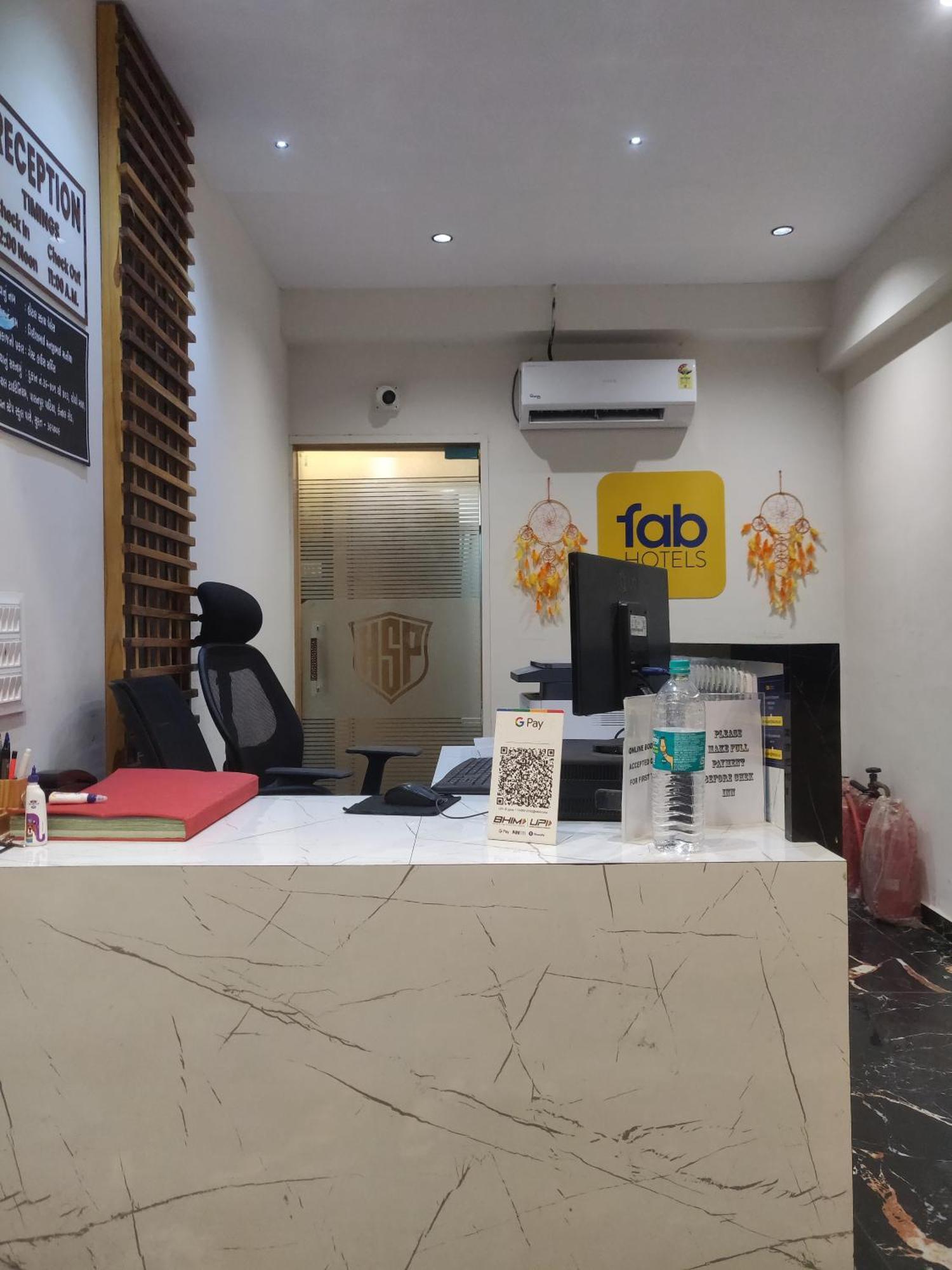 Hotel Sky Palace Adajan Surat Luaran gambar